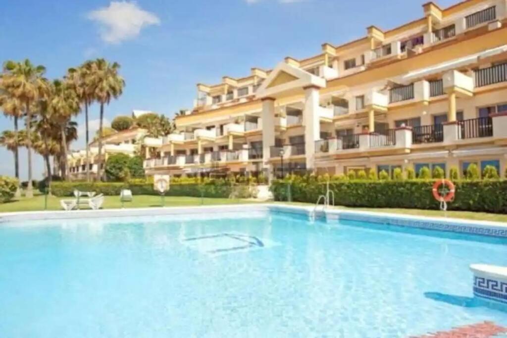 Beachfront Apartment - Sea Views - Marbella Ngoại thất bức ảnh